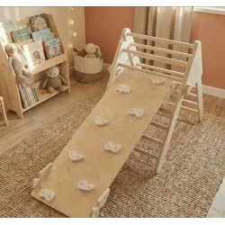 Triángulo de Escalada con Rampa Reversible: Diversión y Motricidad en Madera