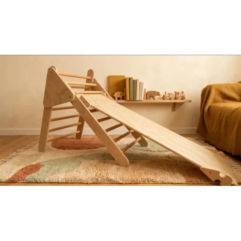Triángulo de Escalada con Rampa Reversible: Diversión y Motricidad en Madera