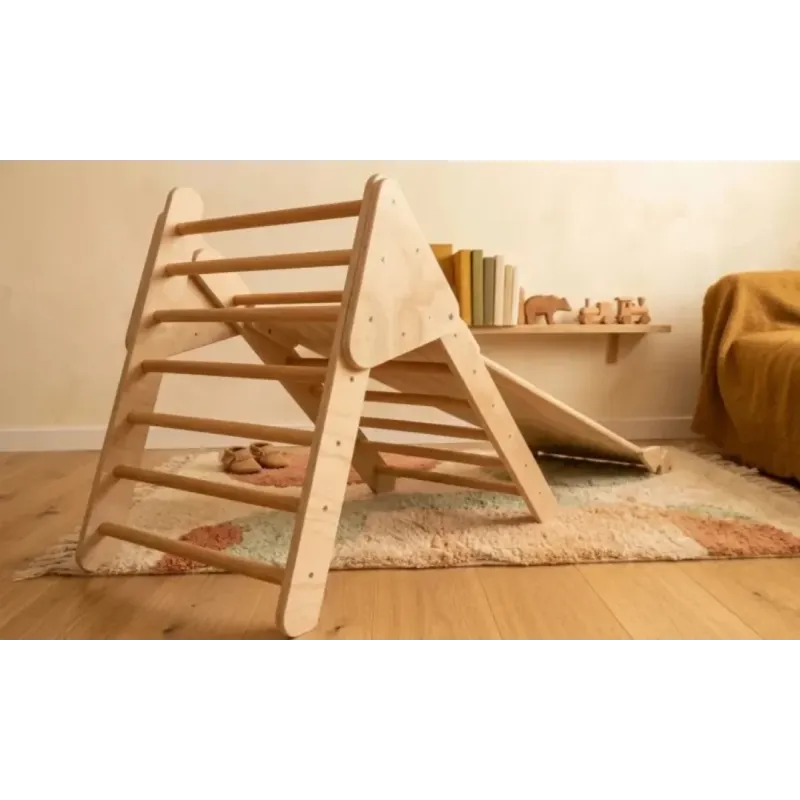 Triángulo de Escalada con Rampa Reversible: Diversión y Motricidad en Madera