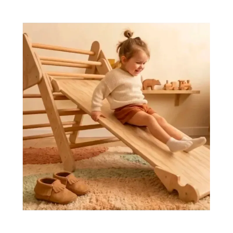 Triángulo de Escalada con Rampa Reversible: Diversión y Motricidad en Madera